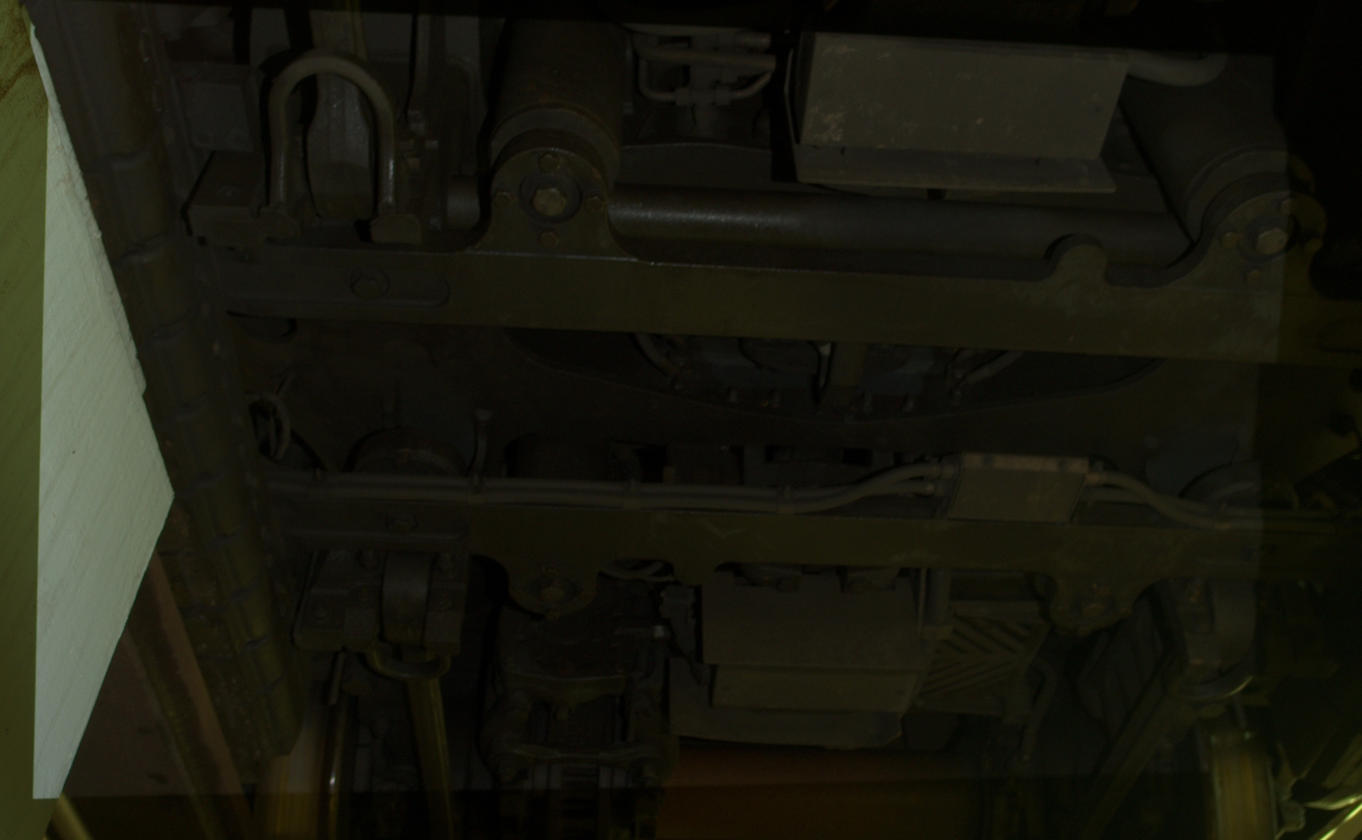 Underneath - TZ9009 - 4L 0812 - 9